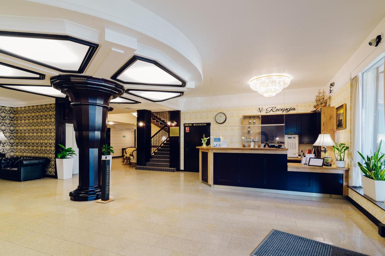 Hotel Victoria Bolszewo Exterior photo